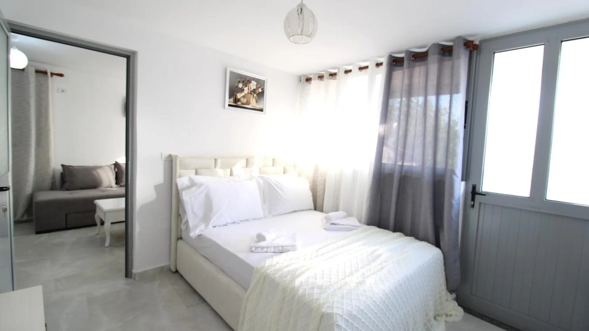 Poda Houses Ksamil Guest house