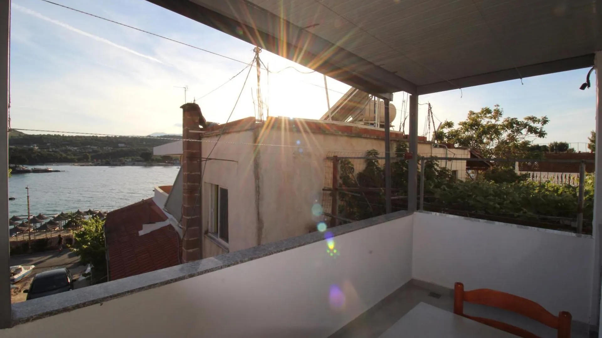 Poda Houses Ksamil Guest house