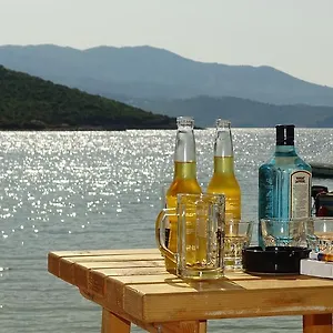 Reni Risi Ksamil
